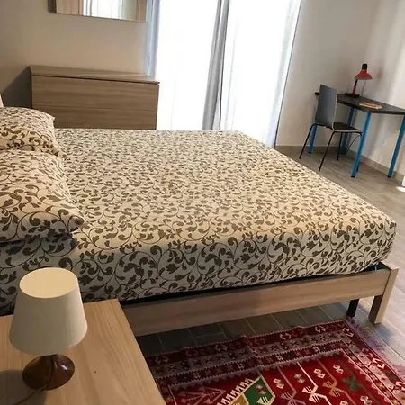 Trinita Centre - Locazione Turistica Affitto Breve 아파트 *