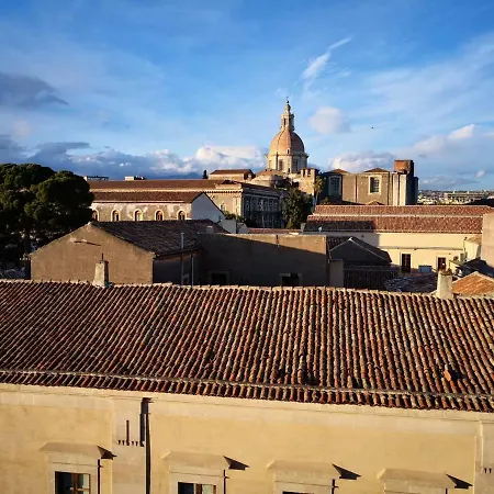Trinita Centre - Locazione Turistica Affitto Breve * 카타니아